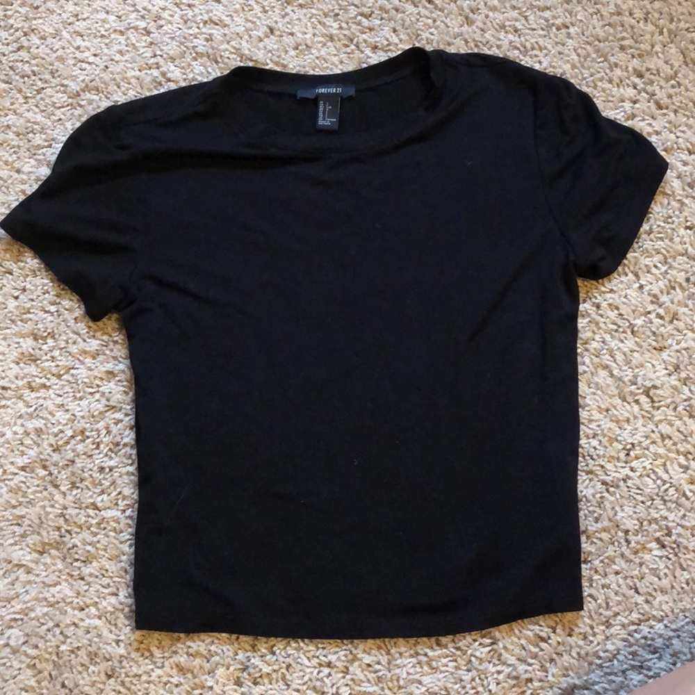 Cropped black tee